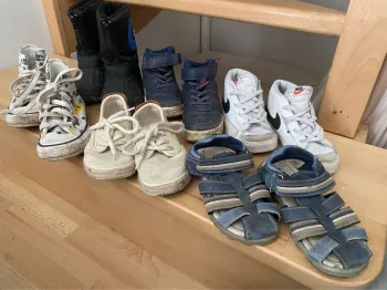 Lot 6 chaussures garçon T27 Nike Converse