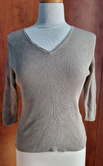 Pull col V taille 14 (42fr)