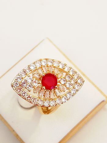 Bague Marquise Vintage sertie de son cristaux rouge couleur Rubis et pavage de Zircons 