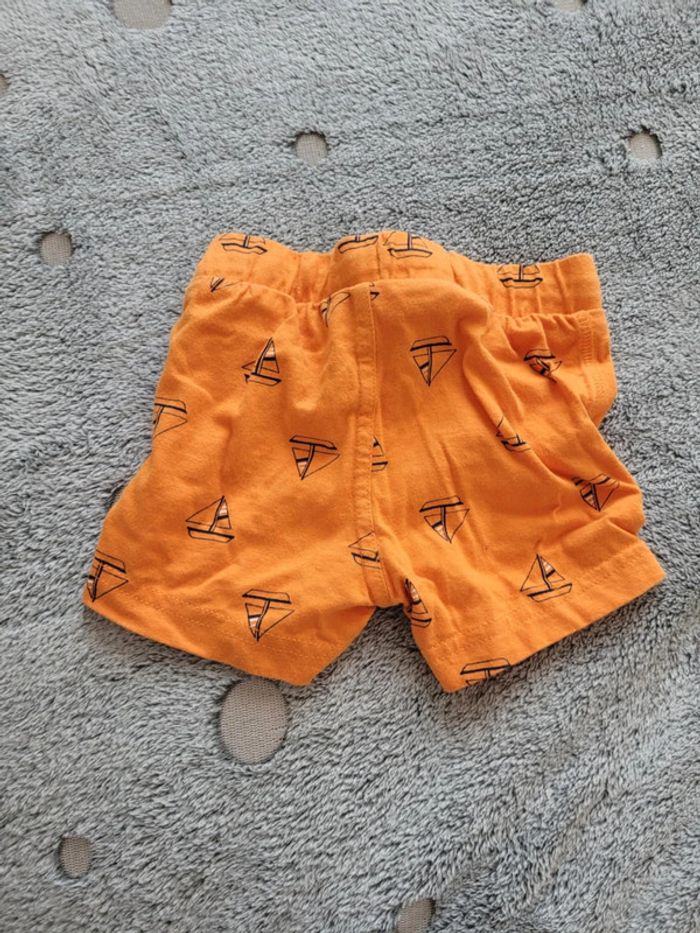 Short 6 mois - photo numéro 2