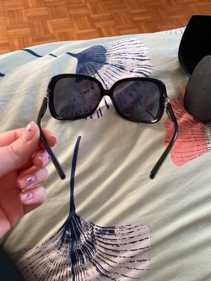 Lunettes de soleil noires Dolce & Gabbana - photo numéro 3