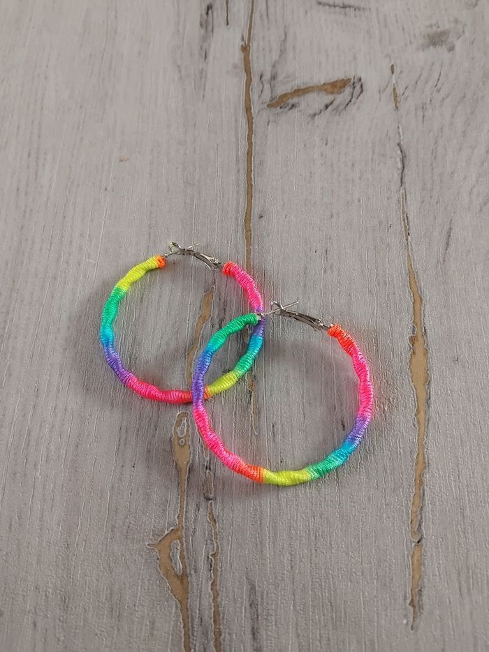 Boucles d'oreilles neuves