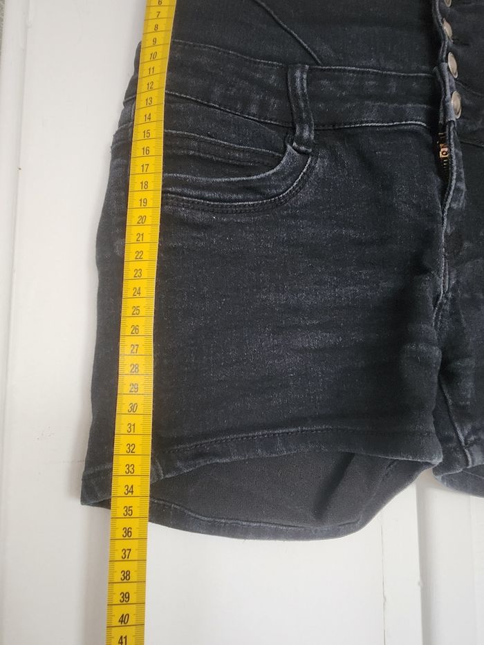 Short taille haute Taille 40 - photo numéro 5