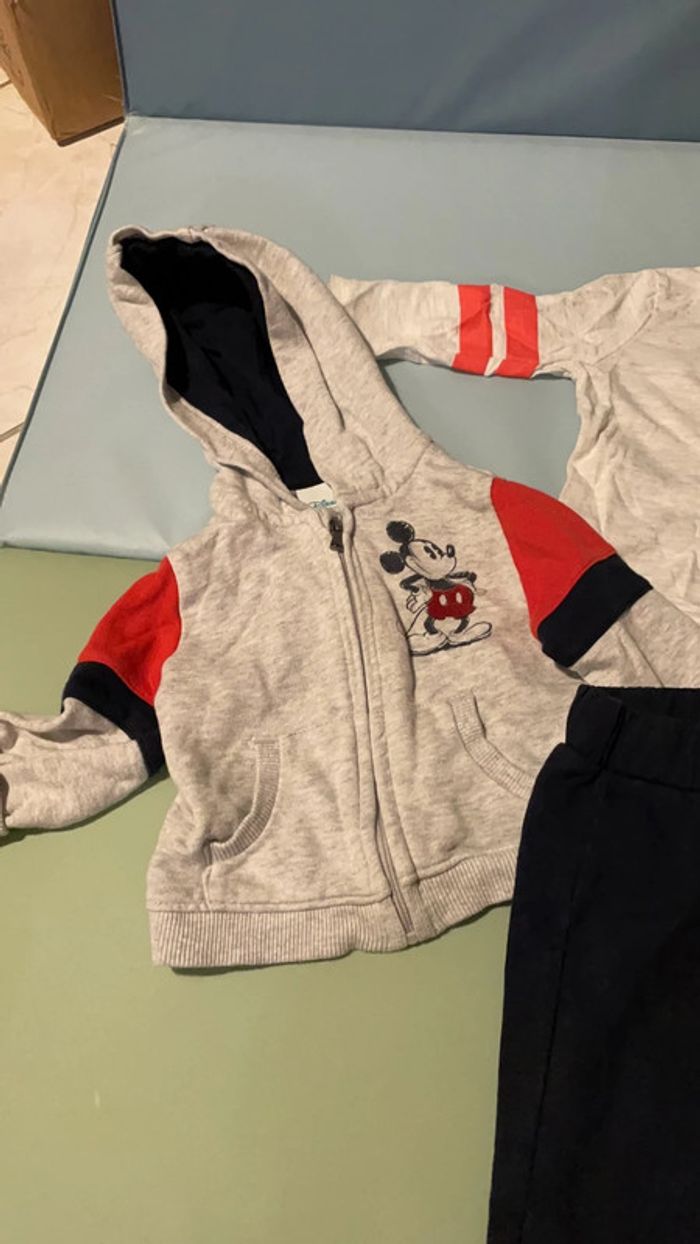 Ensemble Mickey 6 mois - photo numéro 2