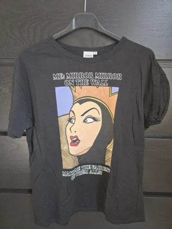 Tee-shirt noire blanche neige Disney