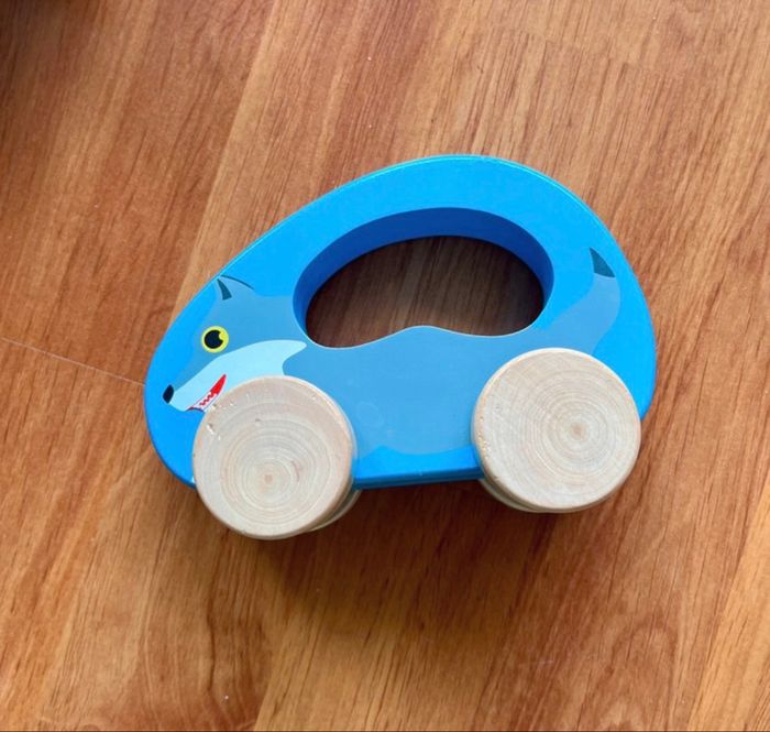 Voiture en bois - photo numéro 2