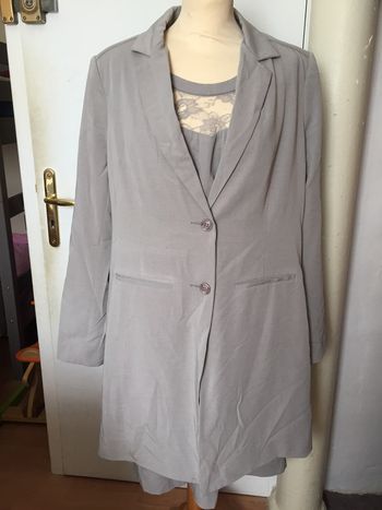 Bel ensemble gris chic T.46 3 Suisses neuf: veste longue + robe