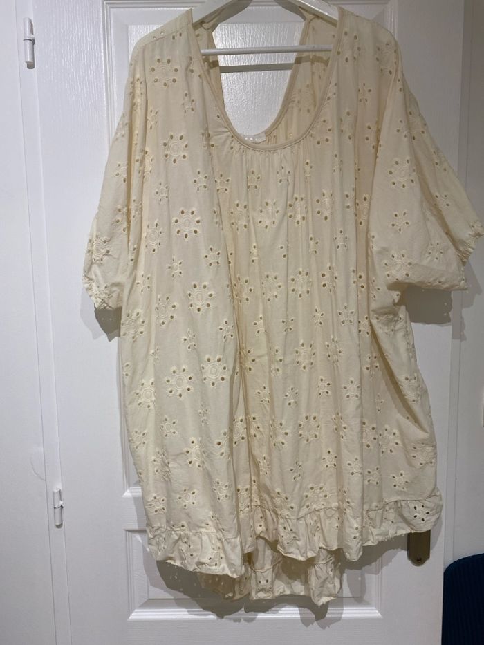 Blouse beige