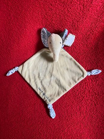Envie de fraise doudou éléphant gris beige pois neuf