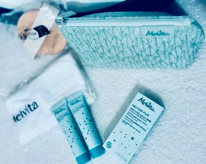 🌿 Jolie trousse de toilette neuve + soins visage & corps – idée cadeau 🎁