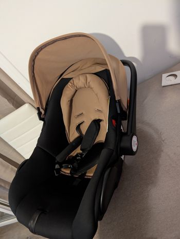 📣 À VENDRE – Poussette 3 en 1 quasi neuve – 140€ seulement ! 🍼🛒