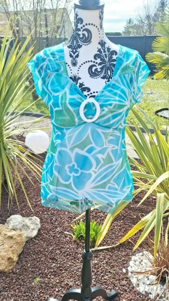 Sublime blouse transparente très élégante taille 38/40 neuve