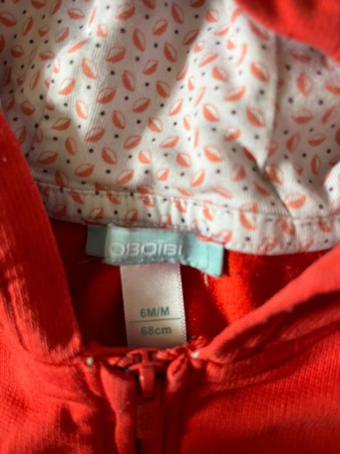Gilet Obaïbi rouge 6 mois TBE - photo numéro 2