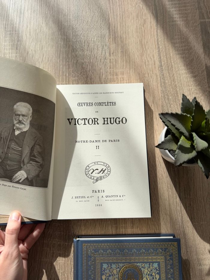 Livres tome 1 et 2 « Notre-Dame de Paris » Victor Hugo - photo numéro 3