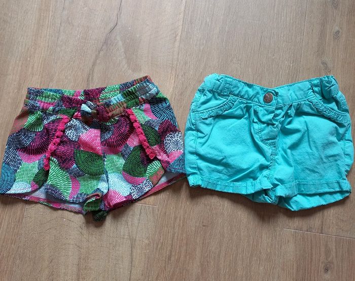 Lot 2 shorts 12 mois