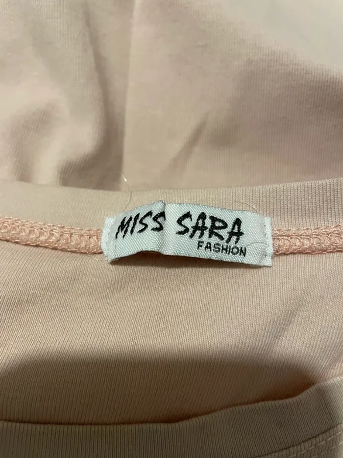T-shirt à manches courtes rose clair avec perles strass col rond extensible Miss Sara taille 36 - photo numéro 6