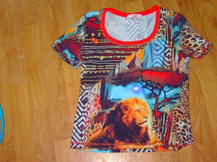 Tee shirt EVALINKA multicolore "Tête de lion" taille S TBE