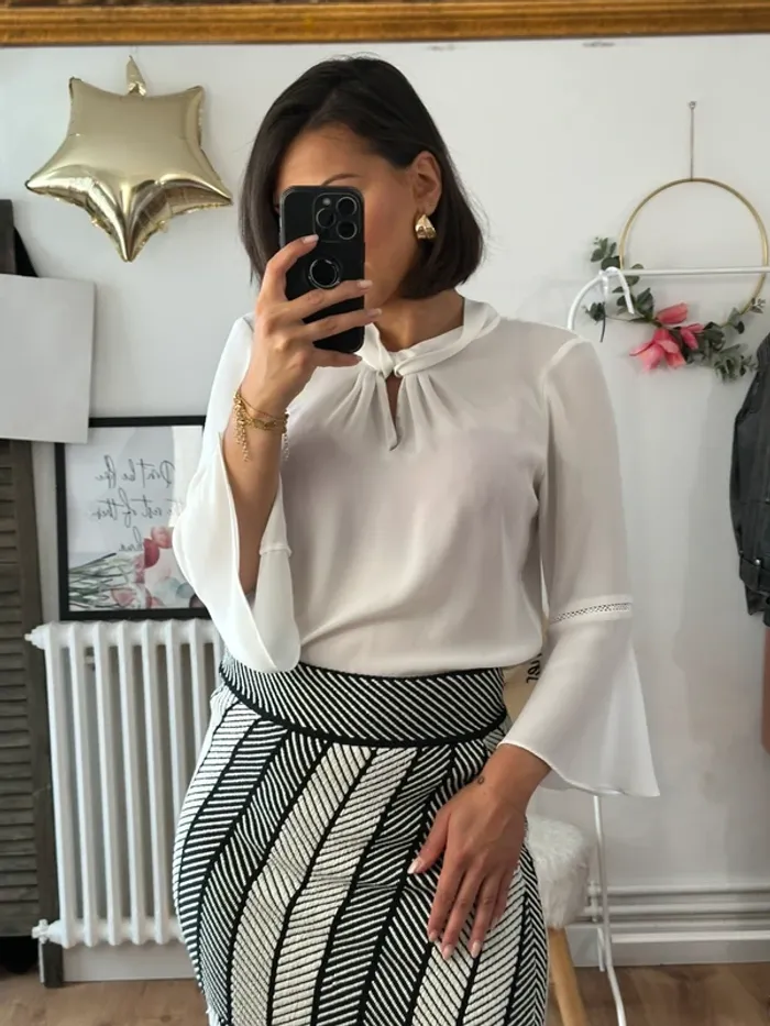 Blouse Karl Lagerfeld blanche taille 36 - photo numéro 2