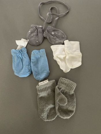 Lot de moufles bébé