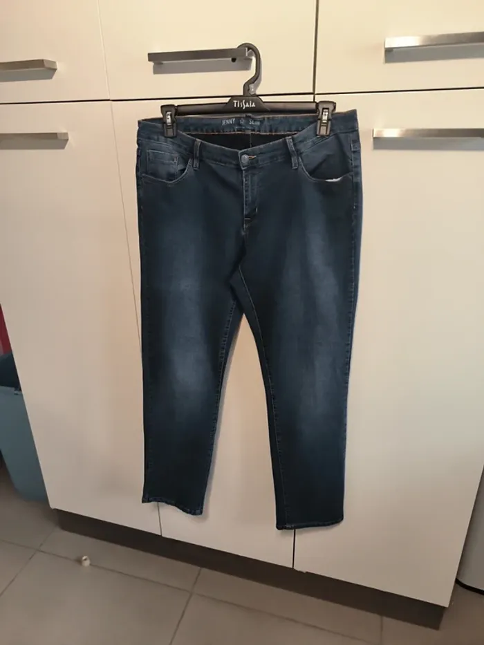 Jean slim taille 46 neuf
