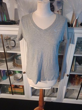 T shirt femme taille M Nike sport