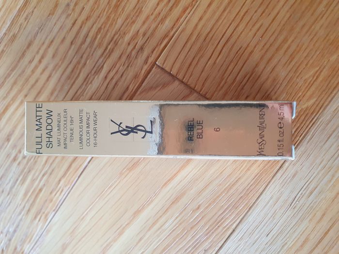 Fard à fard à paupières "YVES SAINT LAURENT Full Matte Shadow" Rebel Blue Neuf.