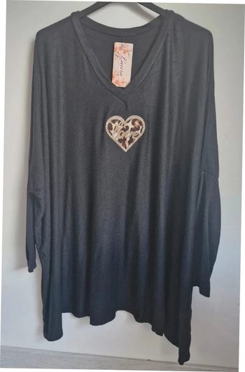 Pull leger noir avec motif coeur leopard curvy