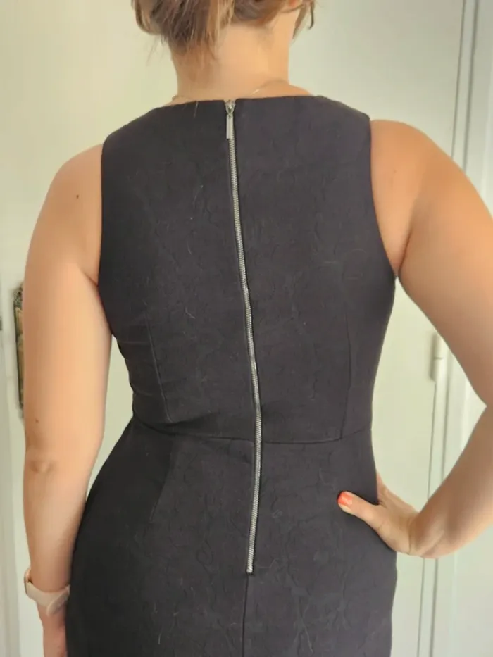 Robe noire cintrée - photo numéro 6