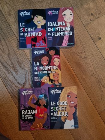 Lot de 5 livres Kinra Girls