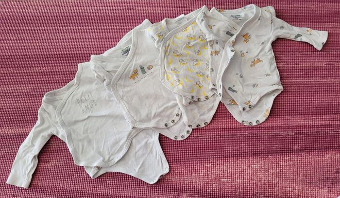 Lot 4 bodys mixte 1M