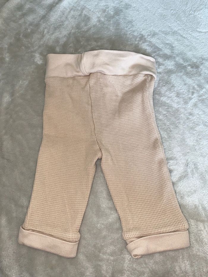 Petit pantalon 3 mois - photo numéro 2