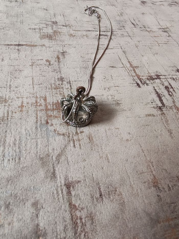 Collier en chaîne pendentif couronne couleur argentée - photo numéro 2