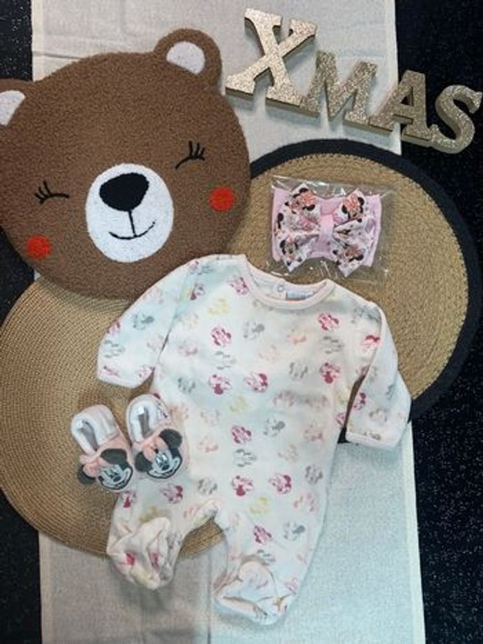 Pyjama et chaussons minnie Disney 3mois