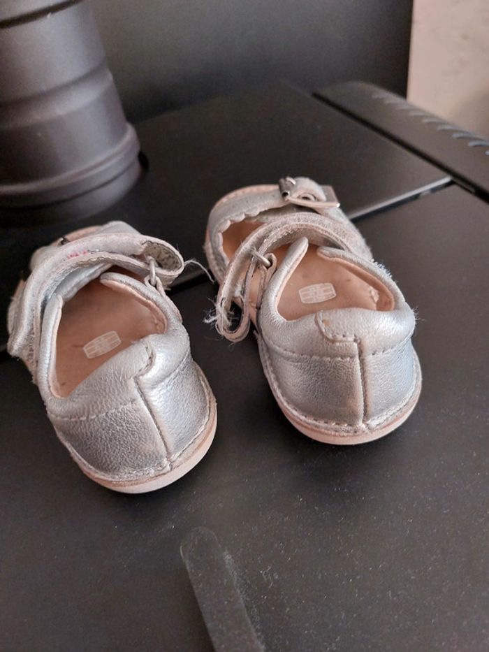 Sandales argentées Clarks Taille 22 - photo numéro 3