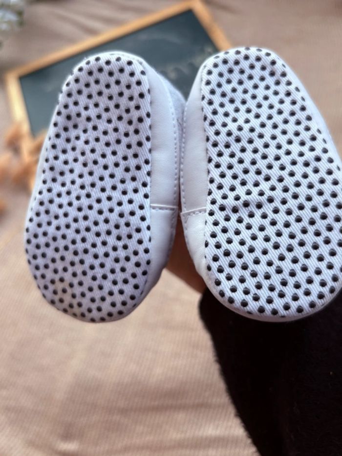 Basket bébé,taille 0 3 mois, garçon, marque primark - photo numéro 4
