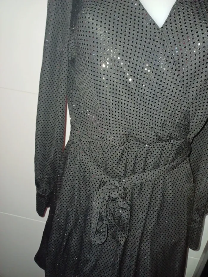 Magnifique robe de fête pailletee taille S - photo numéro 2