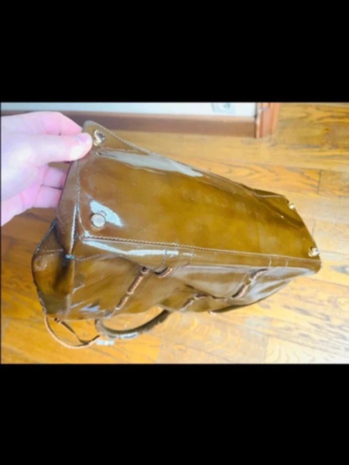 Sublime sac en cuir vernis plinio visona - photo numéro 9