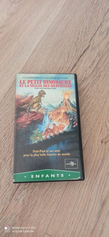 Cassette vidéo le petit dinosaure