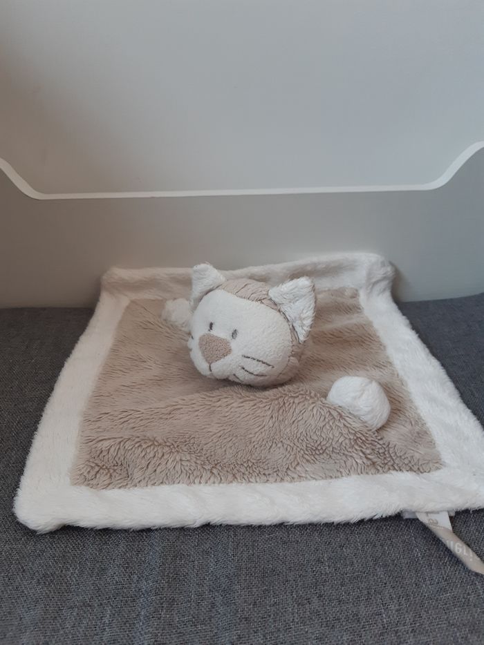 Doudou plat chat 🐱 blanc La Galleria