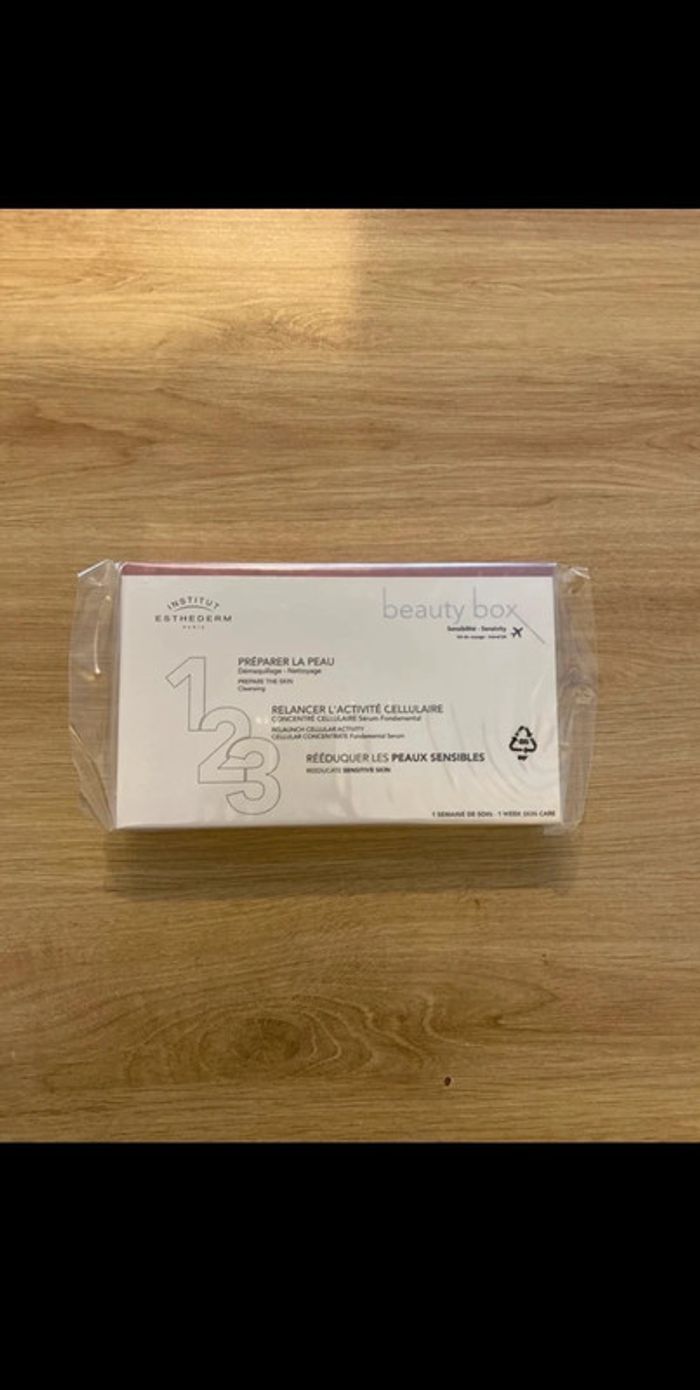 Institut Esthederm beauty box sensibilité visage