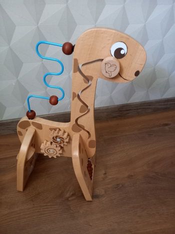 Girafe ludique en bois multifonction.