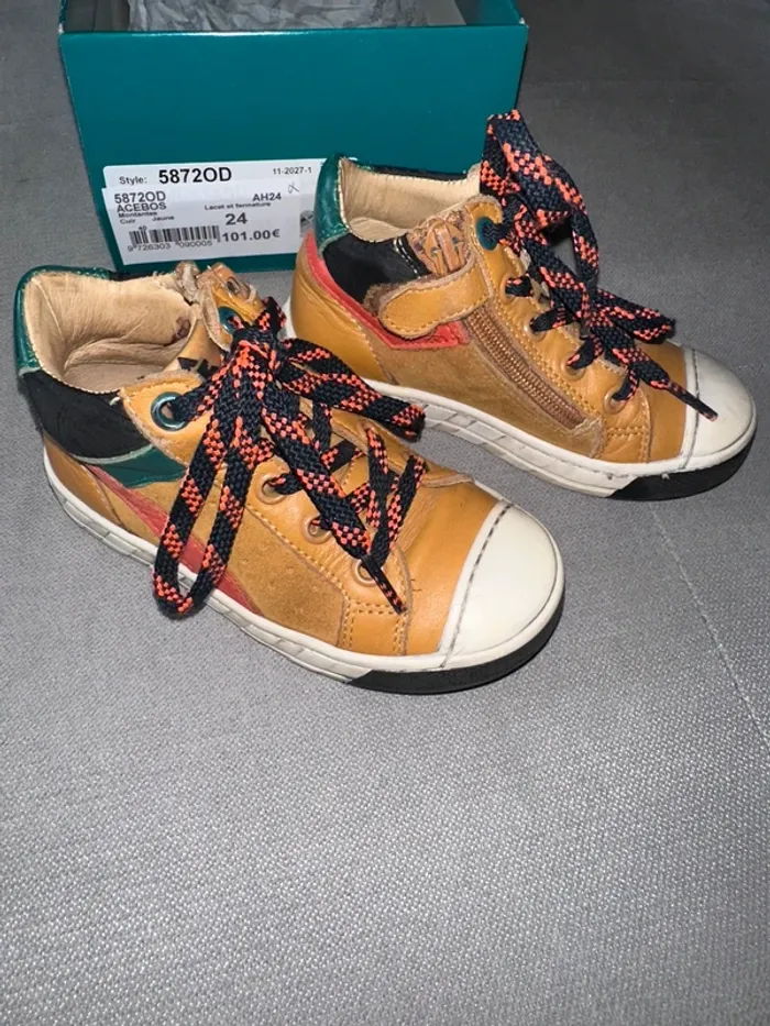 Chaussures montante