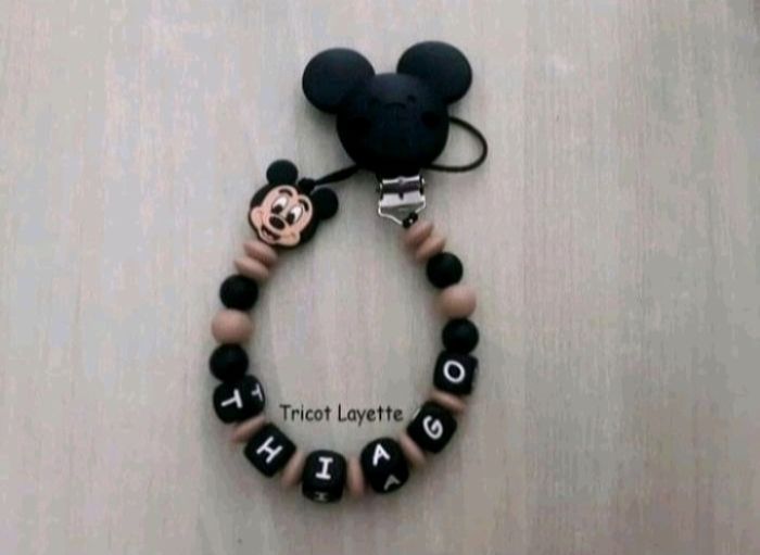 Attache tétine mickey