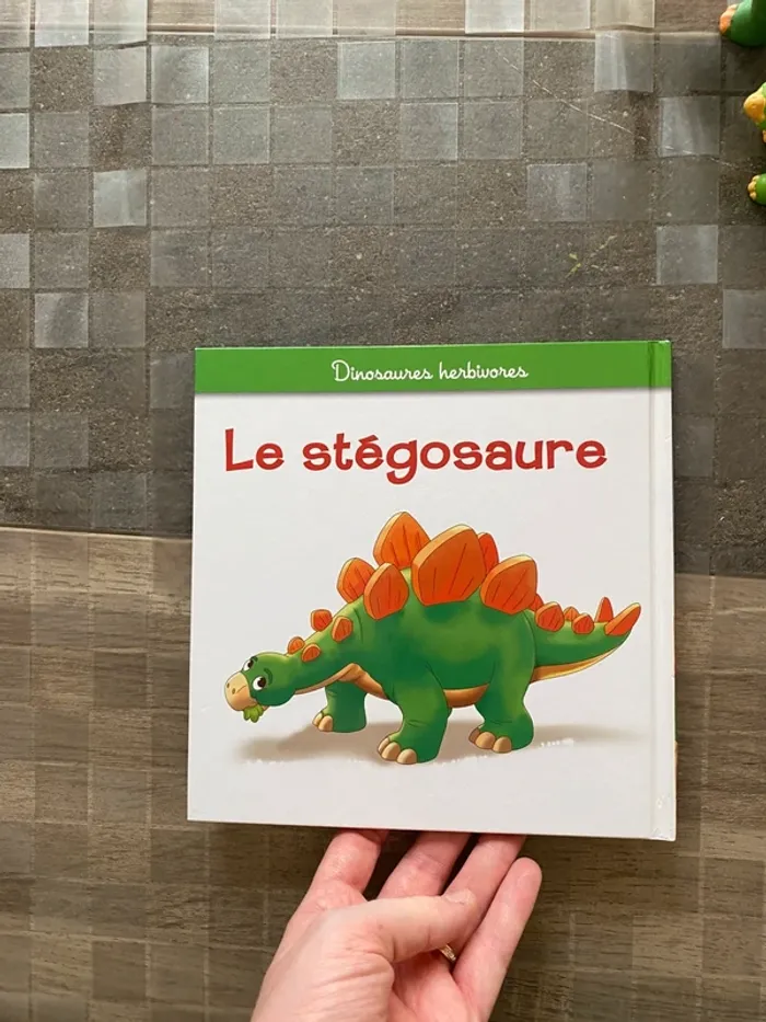 Livre le stégosaure et 2 figurines altaya le monde des dinosaures - photo numéro 4
