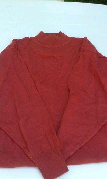 Pull rouge taille 2