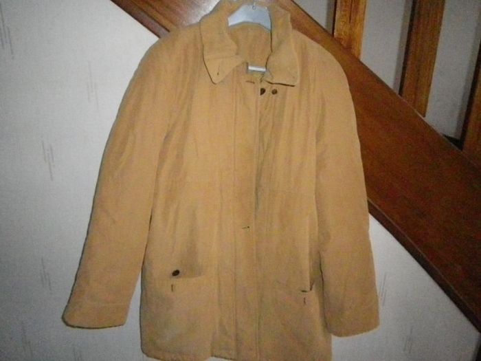 VESTE