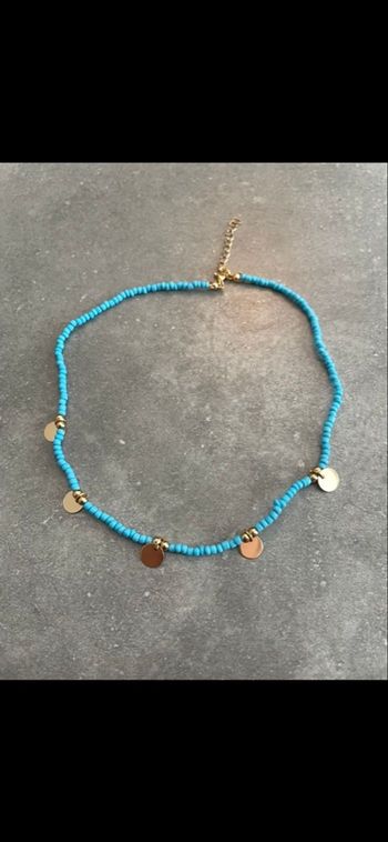 Collier perles bleus