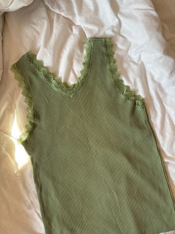 teeshirt kaki dentelle