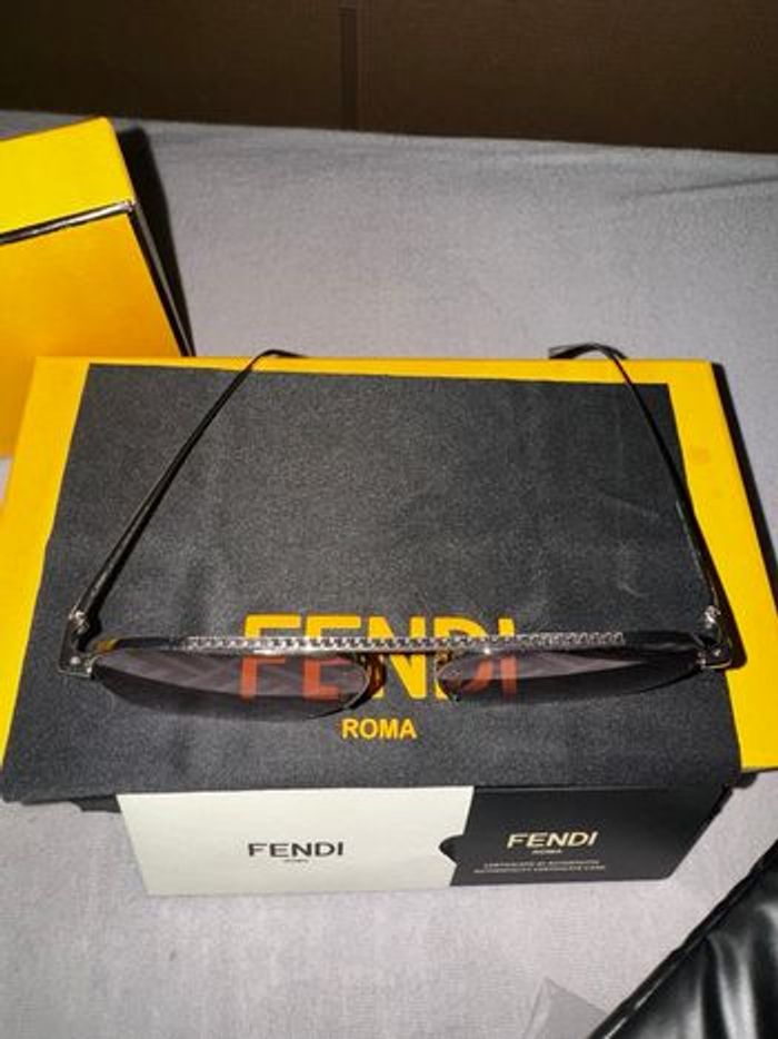 Lunette fendi authentique