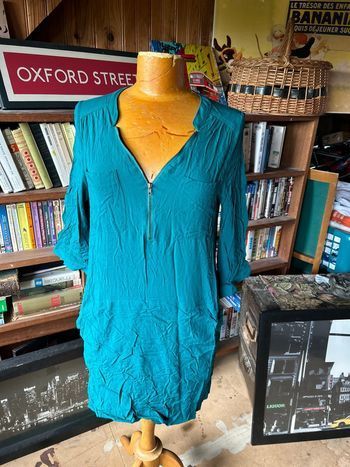 Robe verte camaïeu manches longues